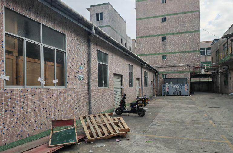 深圳龙岗区平湖新木村独院厂房出租面积4000平有小冷库有宿舍