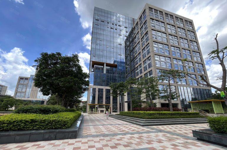 申请补贴低价出租，坂田地铁楼上口200平精装修办公室厂房出租