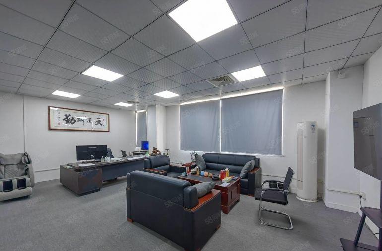 龙岗爱联地铁口楼上500平精装修办公室水电齐全厂房出租