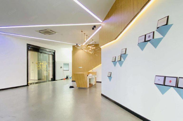 188平办公室 龙岗京基御景 地铁3号线13格局