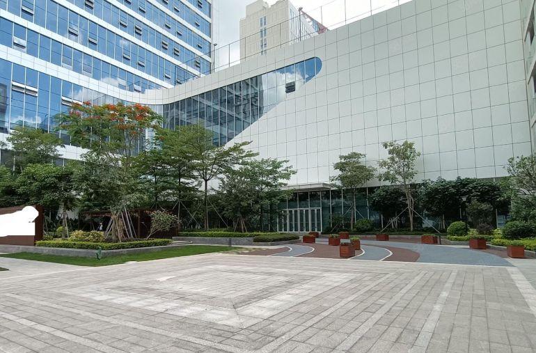 送家私可分租龙岗地铁口研发创意园400平精装办公厂房出租