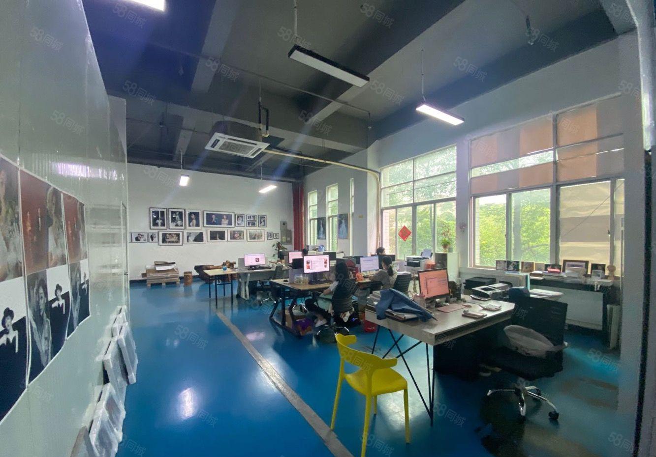 平湖辅城坳高速口原房东2楼1100平带装修电商仓库厂房出租