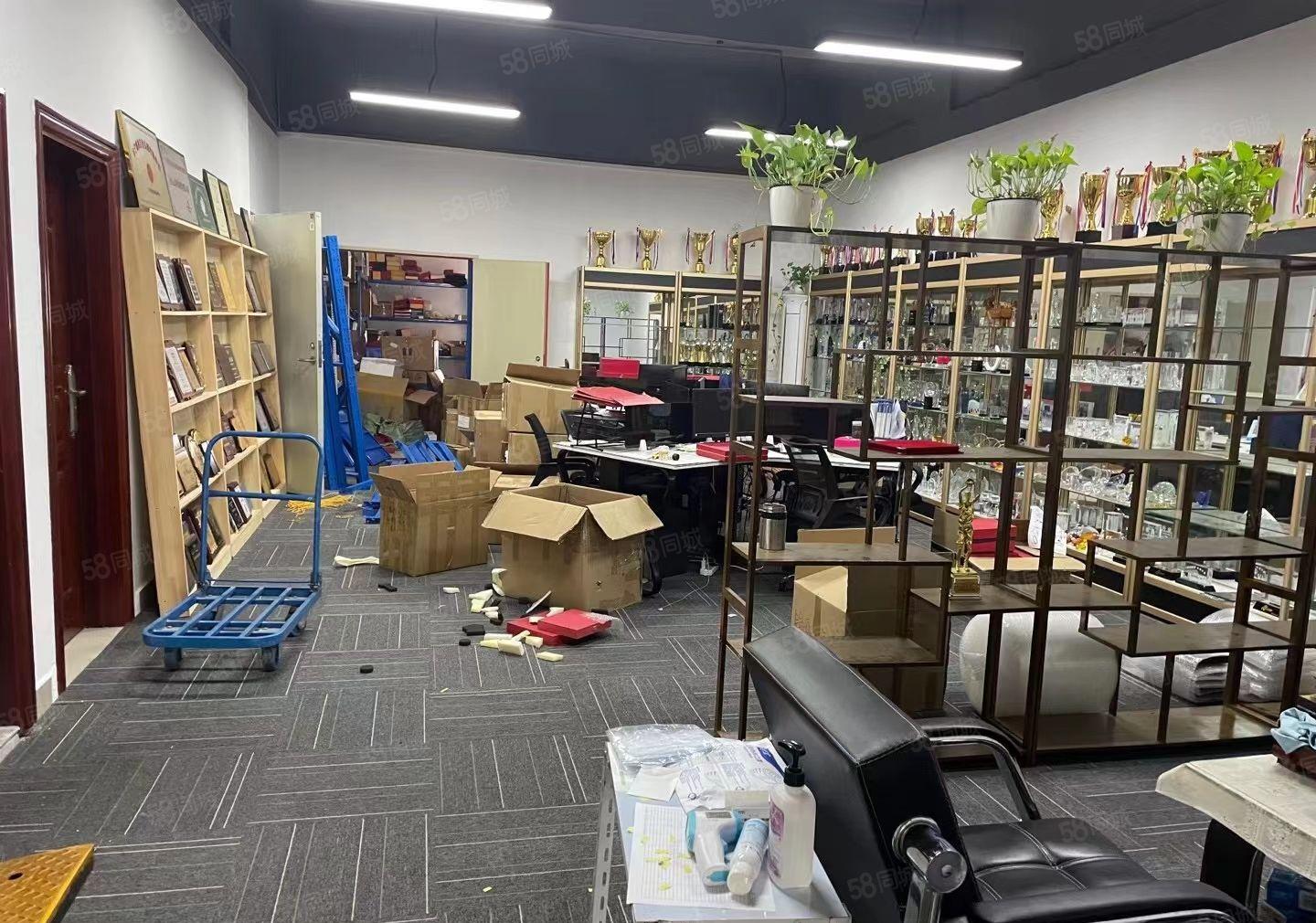 南联村委厂房 单层2000平米 可以分租 300平米起租