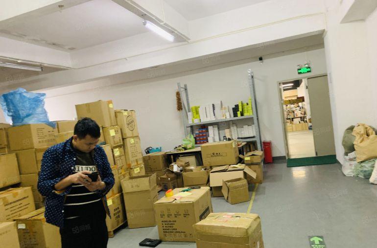 龙岗中心城300平电商产业园低价仓库厂房出租一楼60平起分租