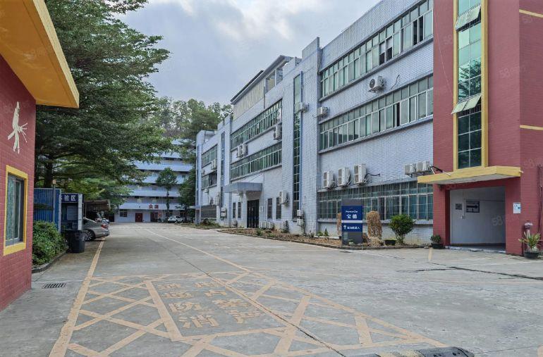 平湖地铁口新出2700平一二楼厂房仓库出租分租形象好交通方便