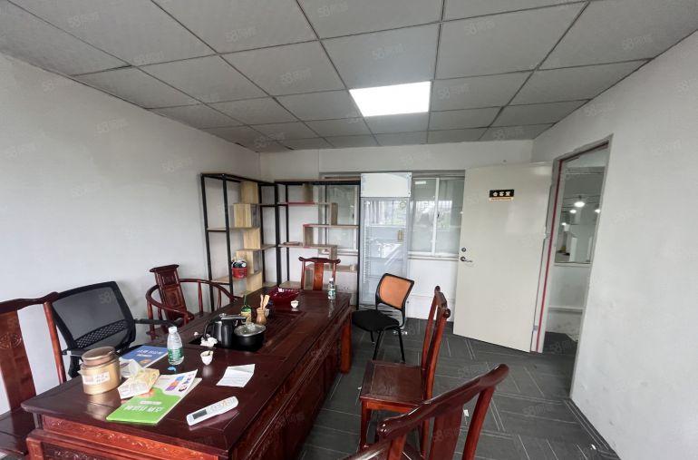 龙岗平湖25元一楼厂房出租带冻库水电齐全现成办公室有卸货平台