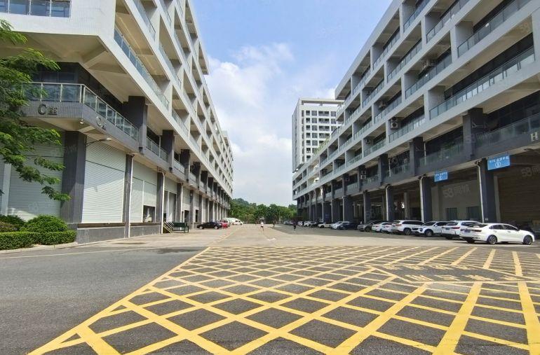 龙岗中心城地铁口楼上500平方精装修办公室厂房仓库出租