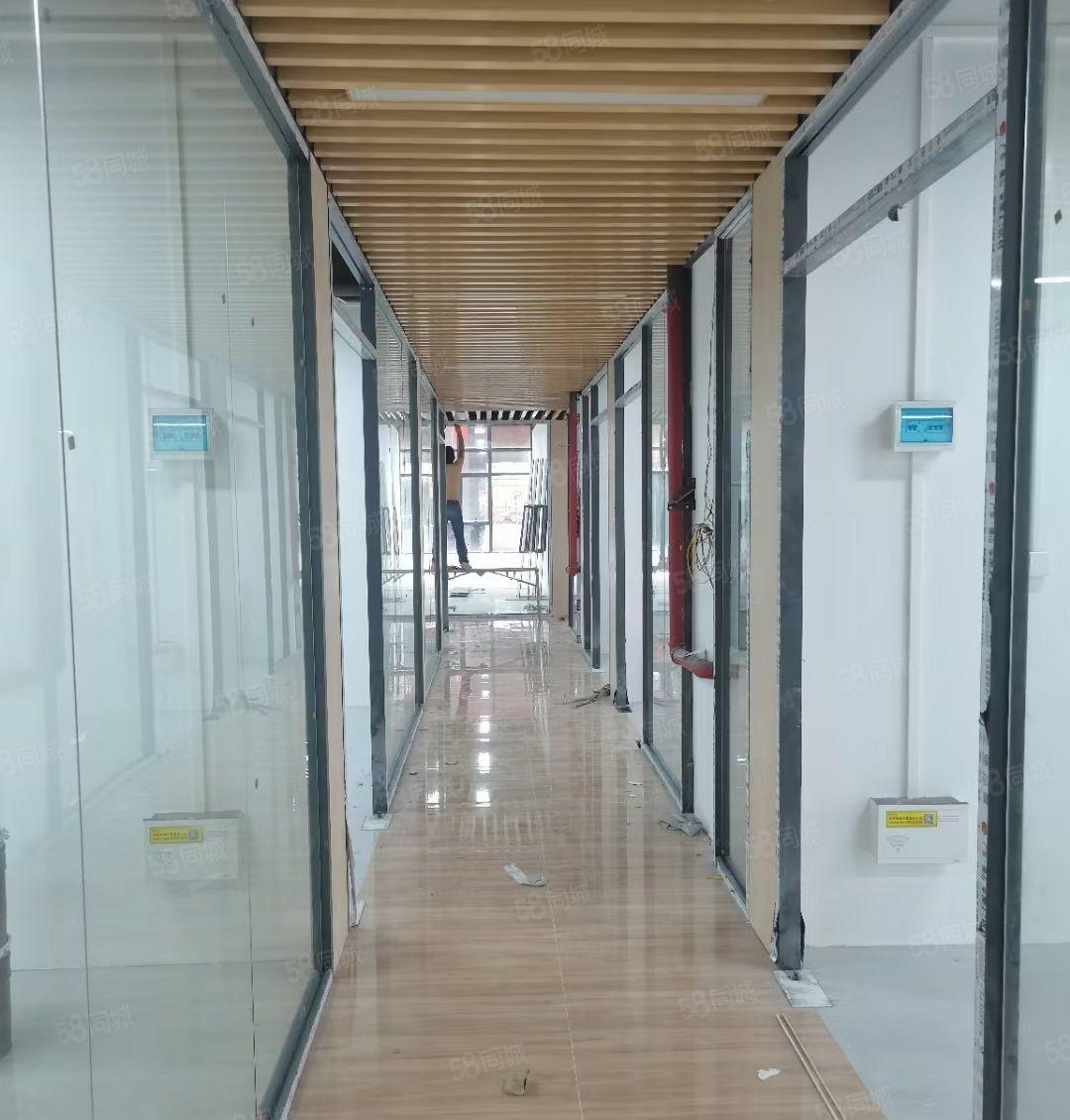 100起租龙岗中心城地铁站创业园2000平方出租有设共享办公