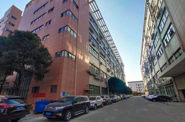 低价出租坂田整层1560平可分租厂房出租一楼仓库出租小面积