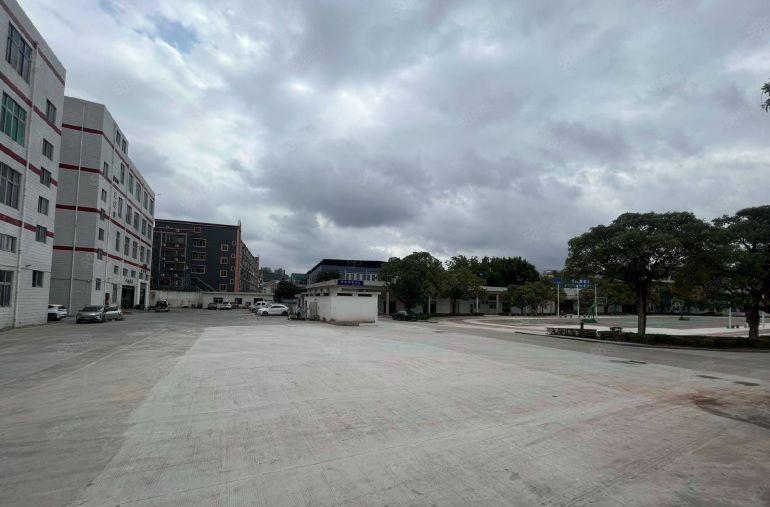 龙岗横岗正地铁口原房东独院厂房大空地仓库出租300到500平