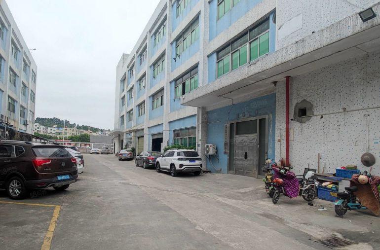 厂房出租14号线坳背地铁口1650平，带精装修办公室只租20