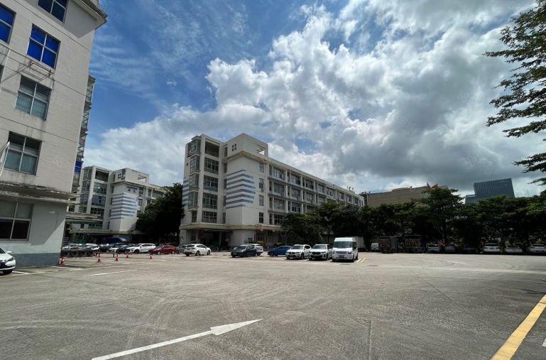 横岗原房东红本厂房2137平红本面出租，带现成装修可分租