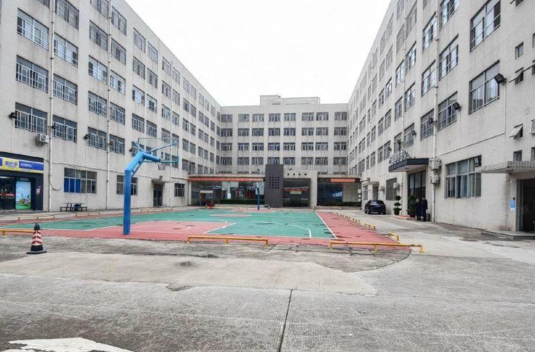 龙岗宝龙高新园区厂房仓库出租一二楼1500平一层有地坪漆装修