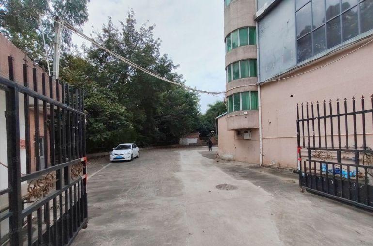 深汕路高速地铁口独门独院700平方厂房仓库分租带精装修办公室