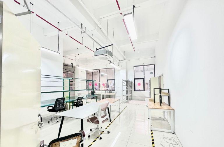 地铁口坂田产业园一楼660平精装办公室仓储生产线出租可分租