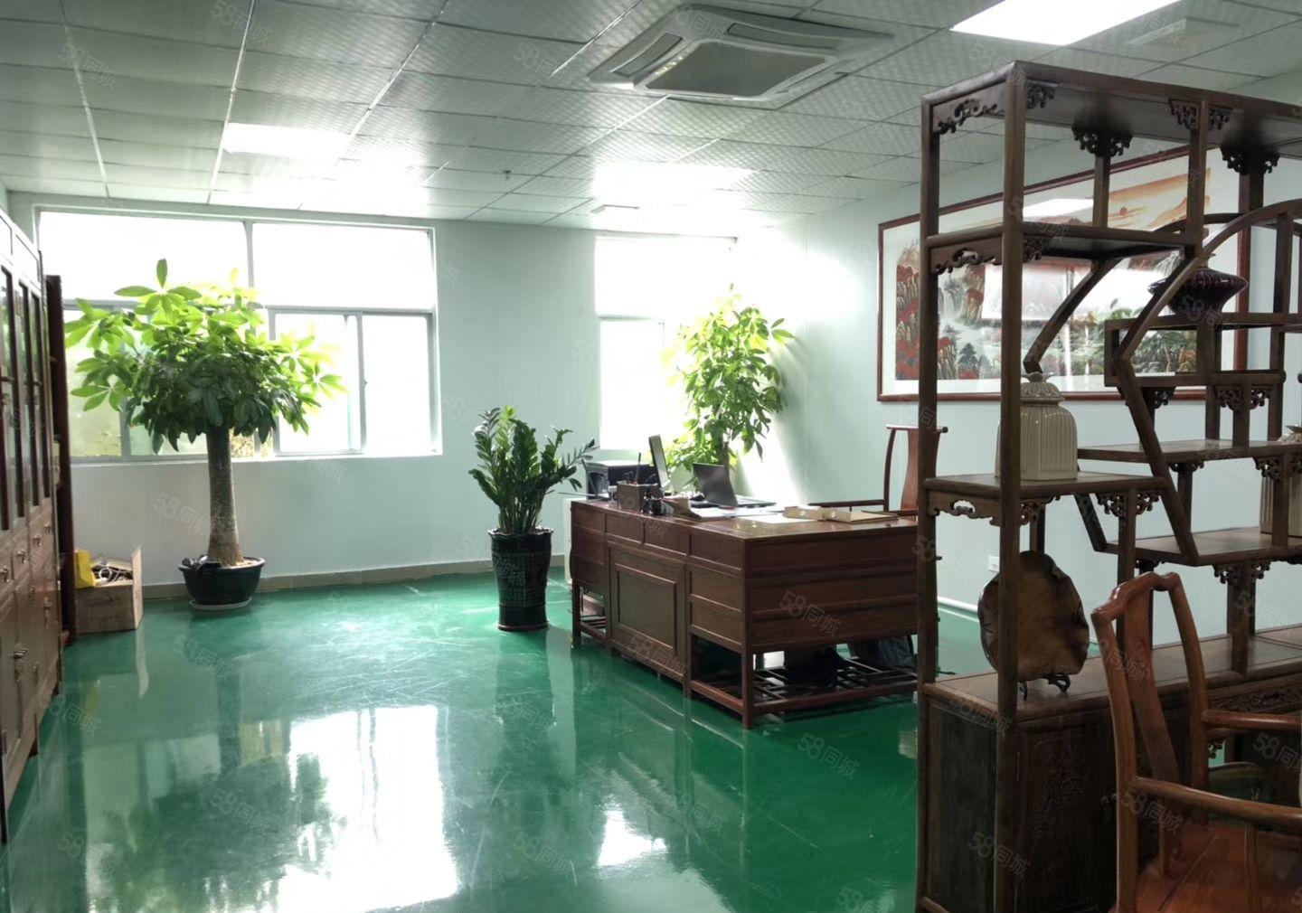 平湖华南城地铁站口新出二楼1000平方带装修厂房招租