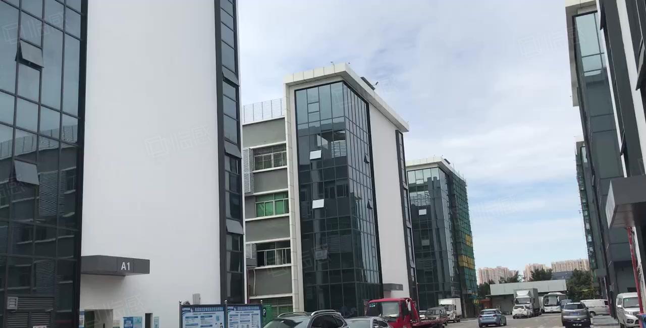 龙岗中心城一楼厂房仓库900平方，大小分租