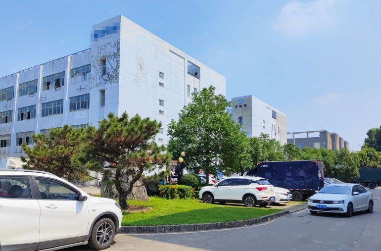 特价18块横岗六约新空出楼上2000平方全新地坪漆厂房出租