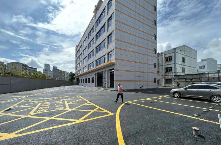 龙岗宝龙原房东独门独院12000平带装修厂房出租 可分租