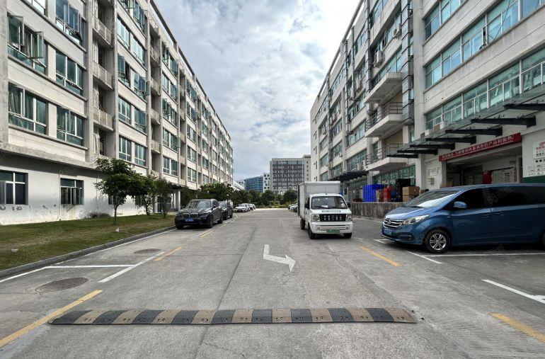 横岗原房东工业园楼上1500平带精装带3间办公室厂房低价出租