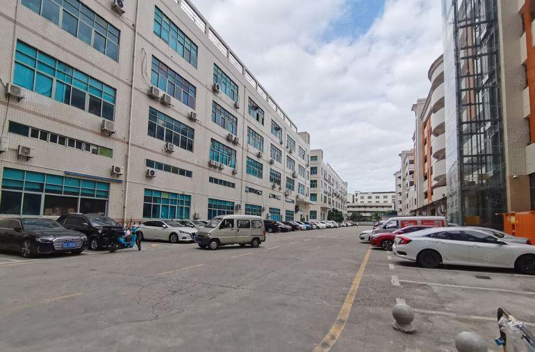 200平起租平湖上木古地铁口2000平精装红本厂房仓库出租