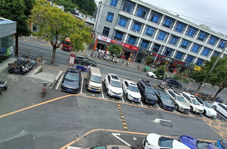 横岗塘坑地铁站万德隆创意园268平米现成装修电商仓库