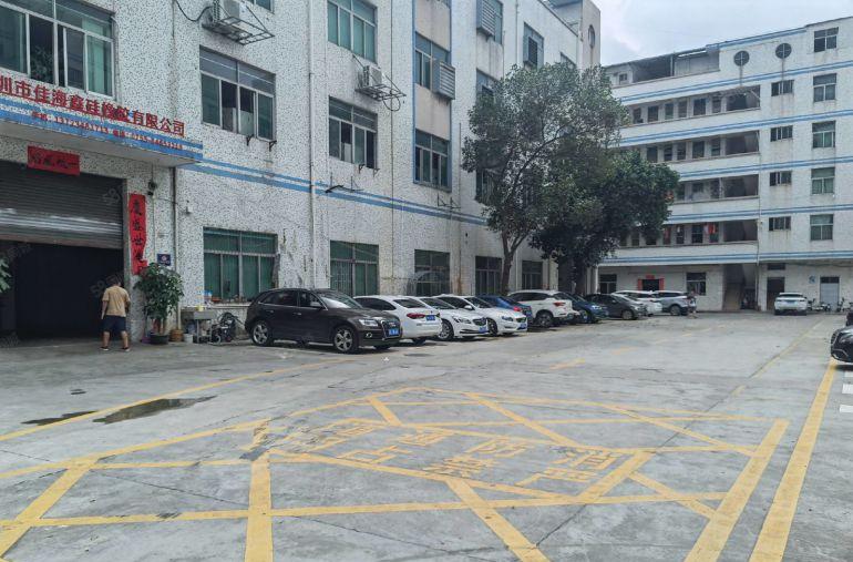 平湖独院新出一二楼3000平方厂房仓库出租可分交通好可办环评