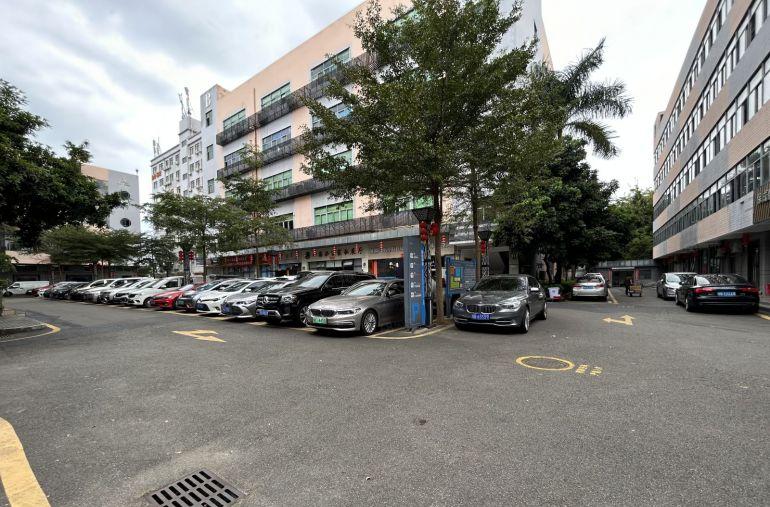 龙岗龙城广场地铁口电商园楼上200平带装修办公室厂房出租