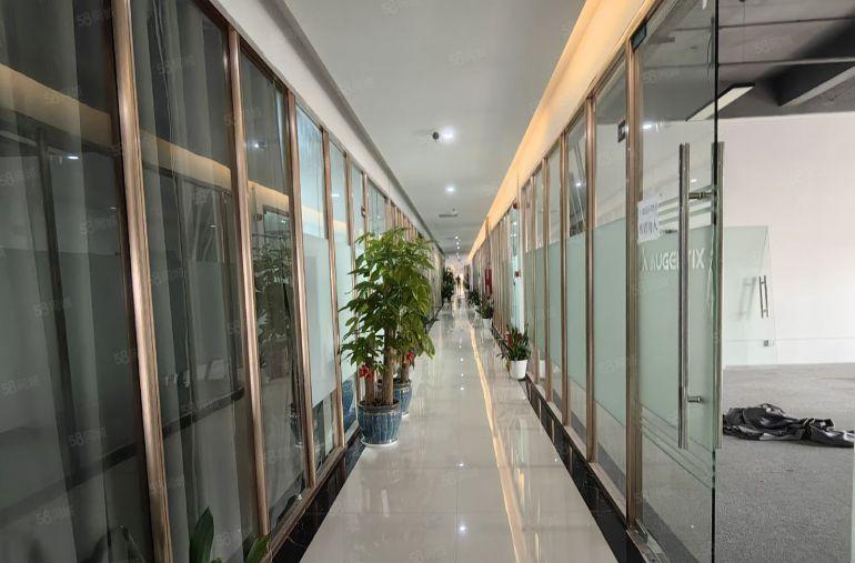 龙岗爱联地铁口旁电商园区楼上精装修办公室仓库80平起分租