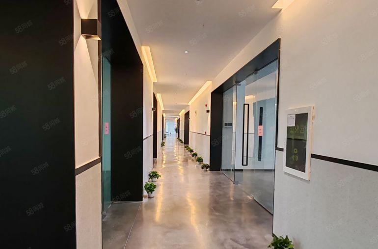 横岗六约地铁口附近新出楼上90平带精装修电商办公场地出租