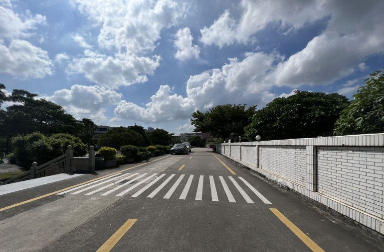 荷坳地铁口原房东一楼7.5米高厂房1500平方仓库出租好招工