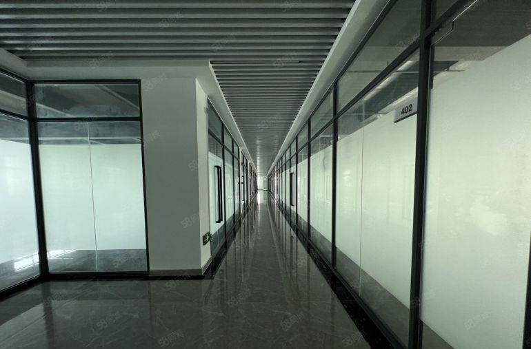 龙岗电商仓库办公室650平方厂房仓库出租带精装修配2吨货梯