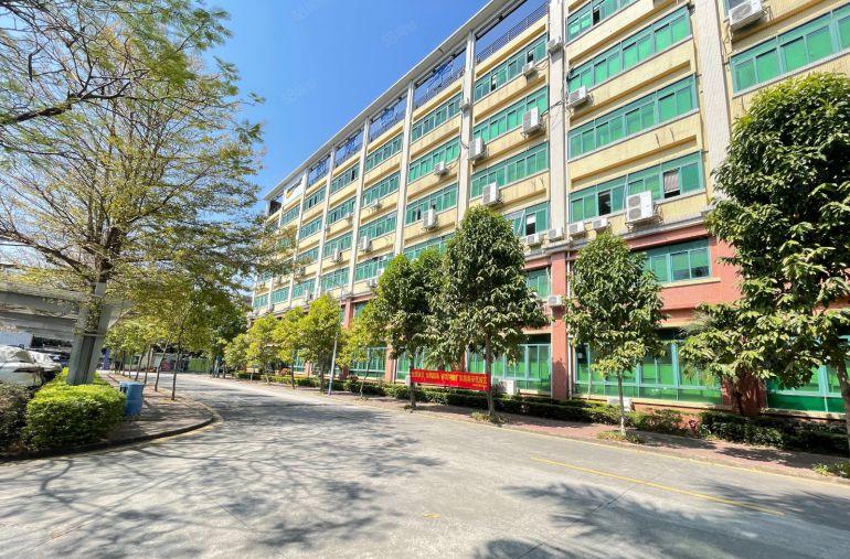 龙岗坂田上雪科技园厂房仓库出租1500平！300平起租