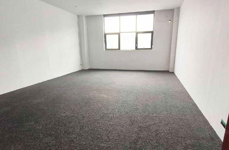 龙岗地铁口独立园区100平起租   整层面积1157平