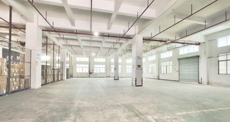 平湖华南城工业园一楼5米高1200平厂房仓库出租可分租空地大