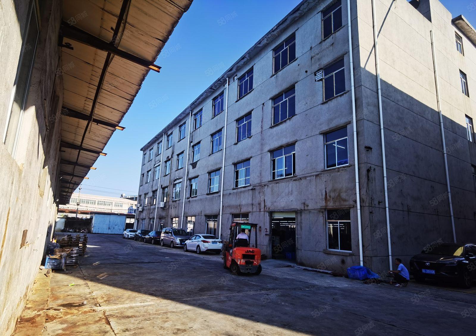 独院出租！龙岗区横岗坳背新出楼上1200平厂房出租地铁口旁边