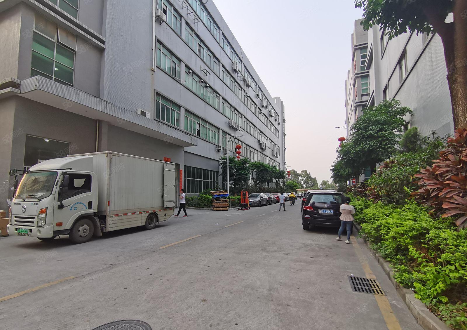 平湖新木工业区新出2楼2150平带装修厂房仓库原房东出租