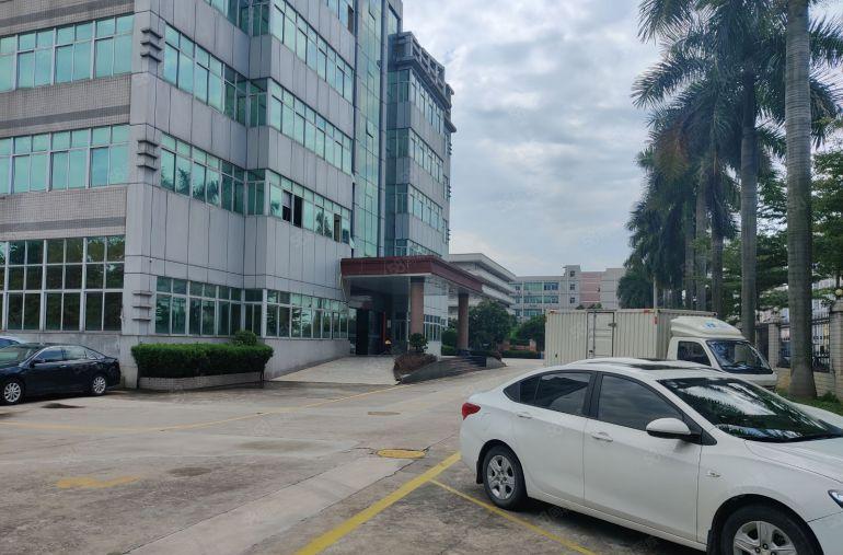 平湖富民工业区原房东地坪漆500平仓库厂房，300平起可分租