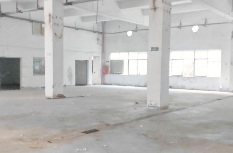 横岗厂房  业主低价出租 独立红本  大型停车场