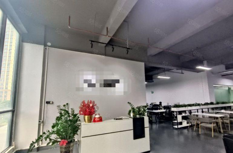 坂田5号线杨美地铁口整层精装办公室16个隔间，带独立卫生间！