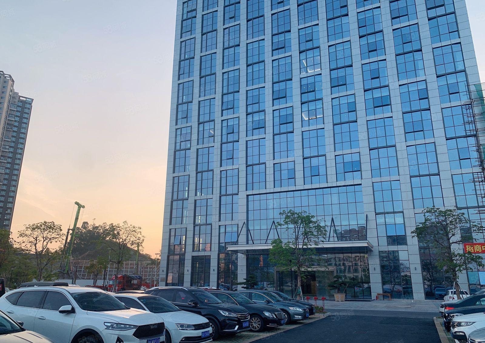 龙岗大运精装修电商办公300平厂房出租报价40元可分近地铁口