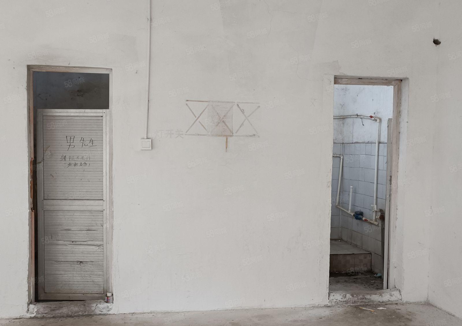 龙东一楼1000平米低价出租