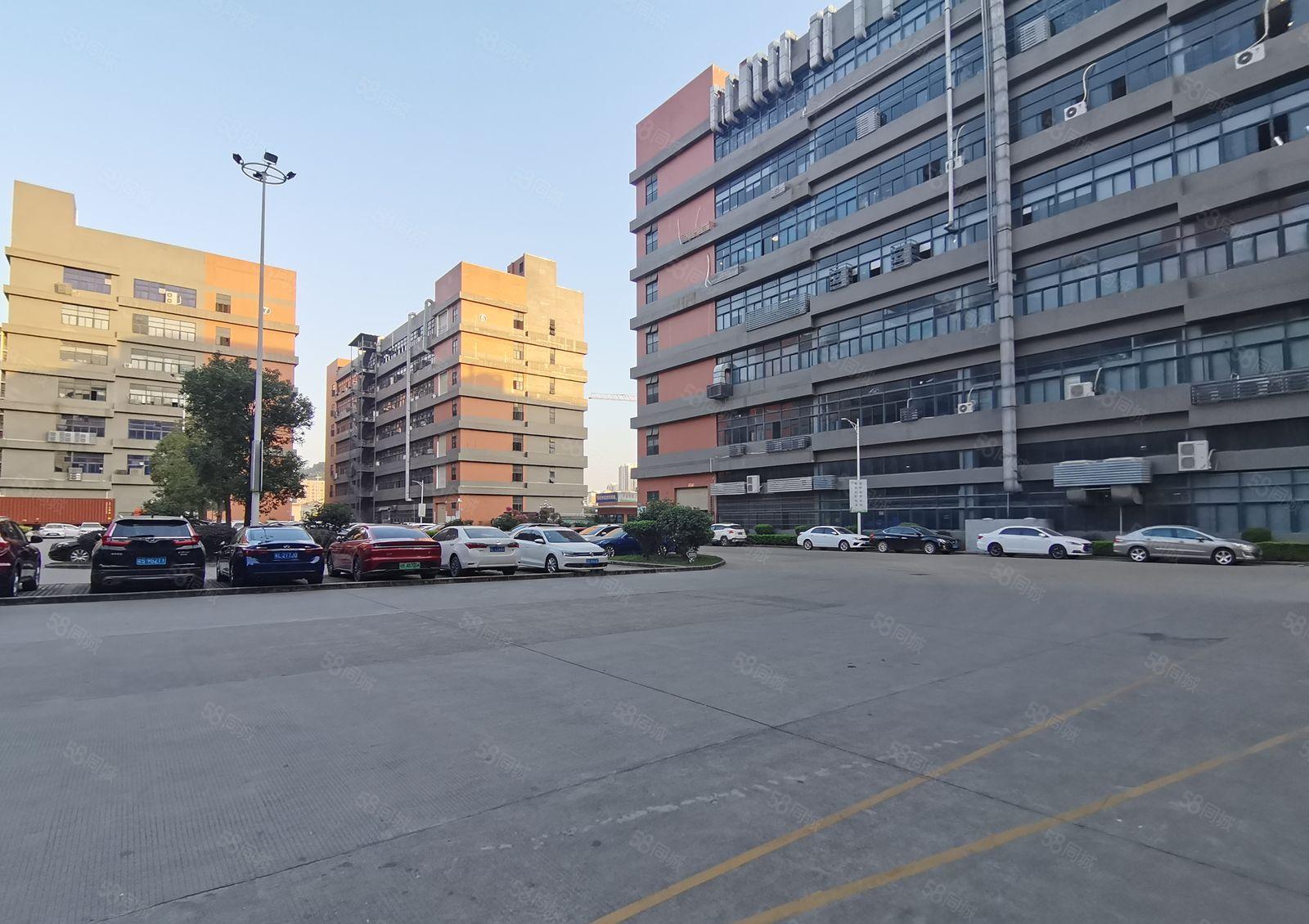 平湖辅城坳工业区独院5200平原房东精装修25元出租可办环评