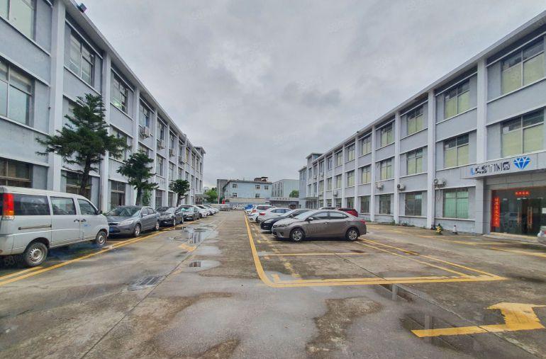 龙岗爱联新出楼上600平精装修办公室厂房仓库出租可拎包入住