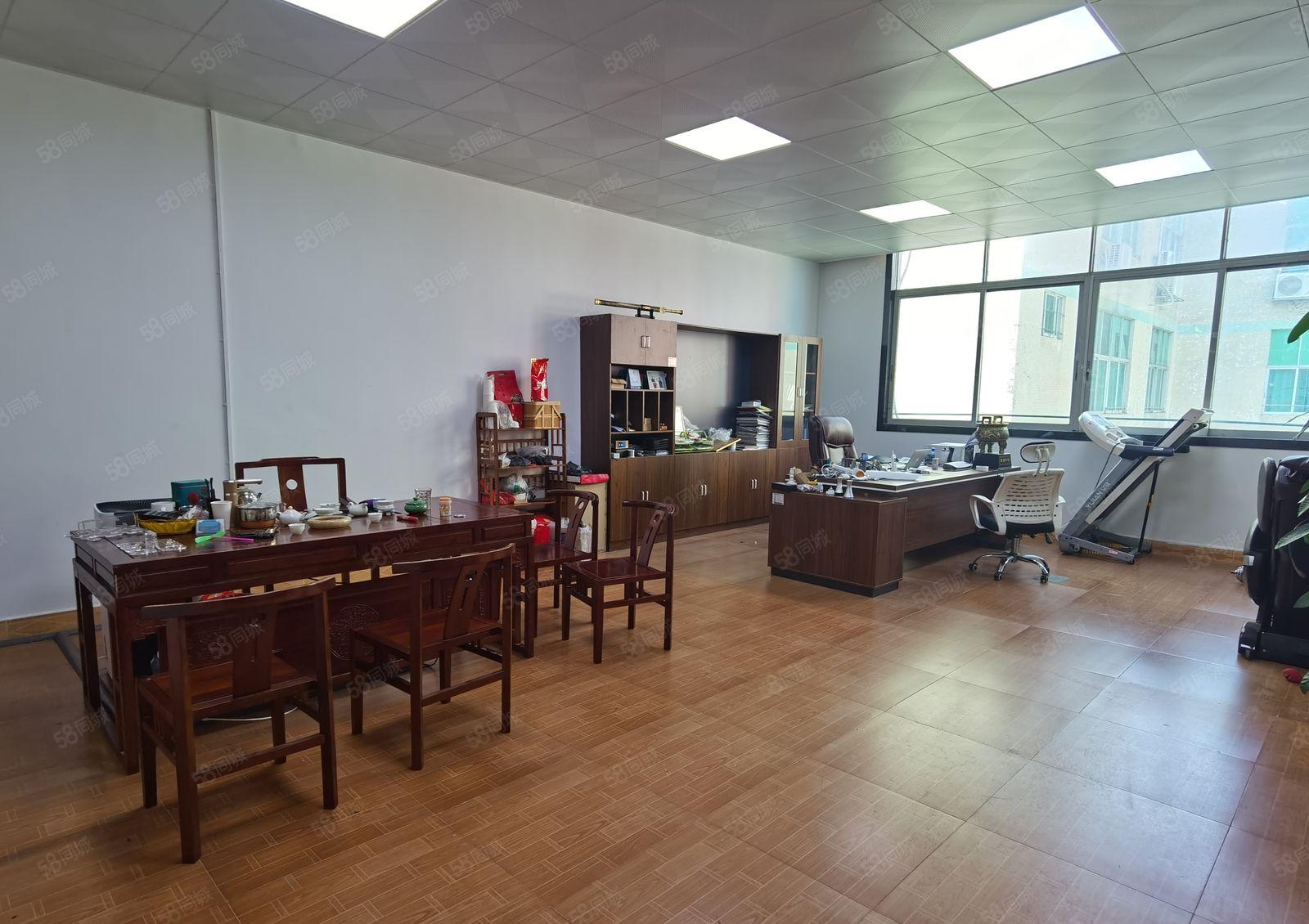 龙岗宝龙高新产业园原房东红本3楼1000平带装修水电齐可分租