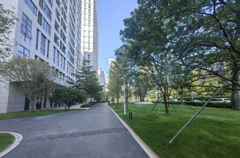 免租24个月横岗荷坳全新红本厂房单层面积1500平方低价出租