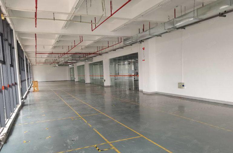 19元起租龙岗宝龙地铁口工业园一楼二楼2250平厂房出租分租