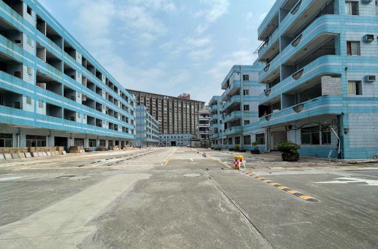 六约北地铁站新出红本厂房一楼1000平，大小面积分租