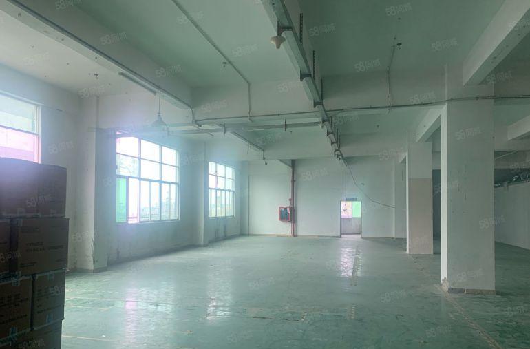 龙华大浪浪口新出楼上880平米厂房，带3吨货梯