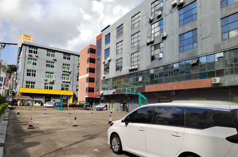 南联地铁口电商孵化基地，精装修办公室加仓库，200平起低价租